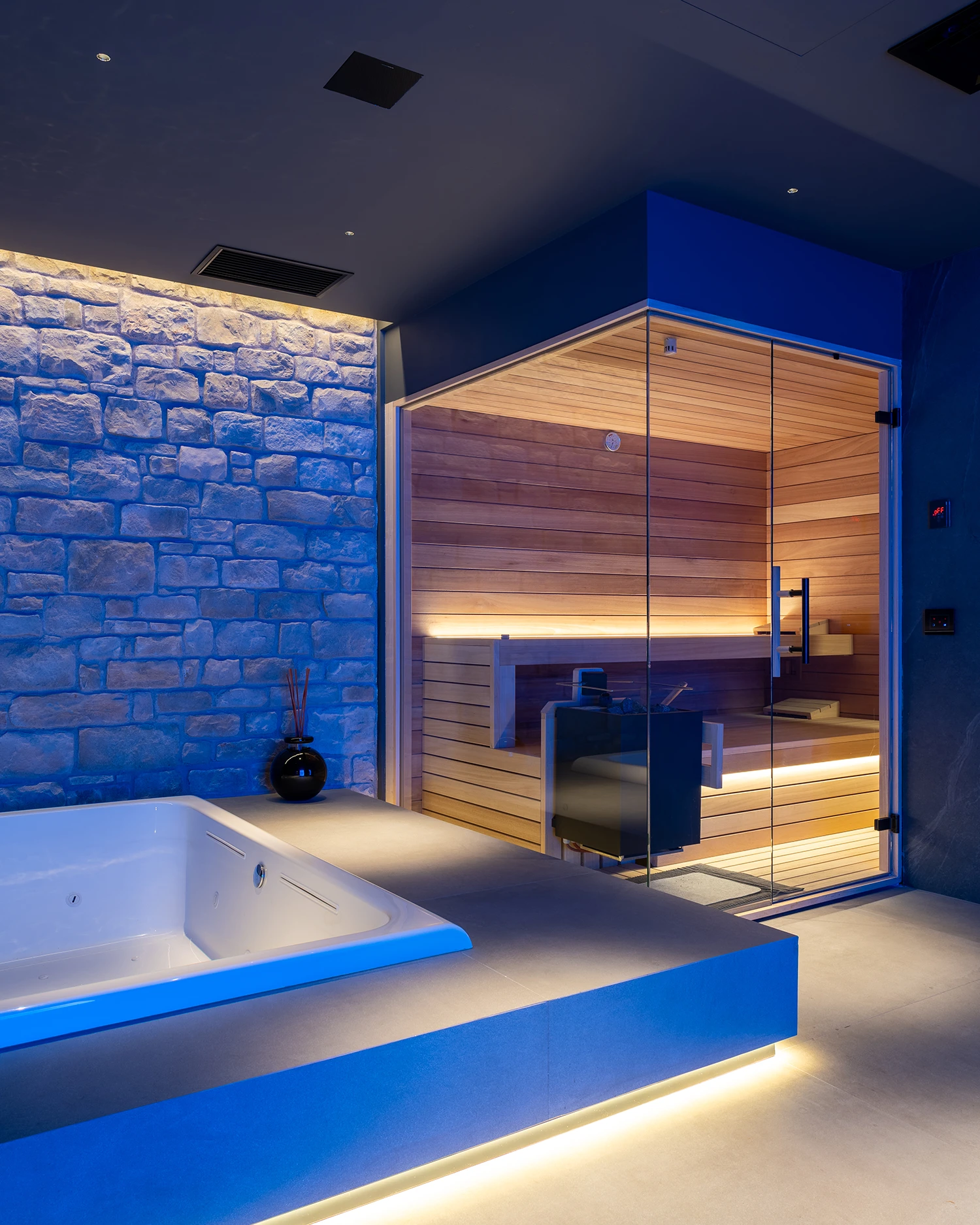 sauna-e-vasca-idromassaggio-casa