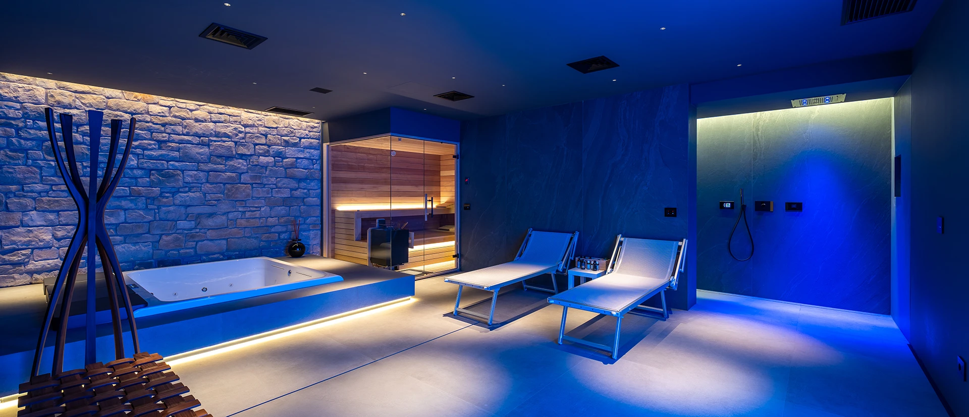Spa privata di Villa Metafisica a Erbusco, progettata al piano interrato